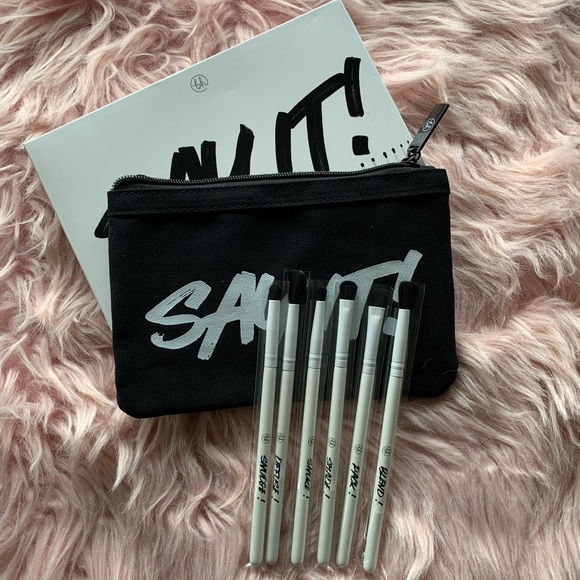 🎉HP🎉 New BH Cosmetics Say It 6 Piece Makeup Brush Set & Cosmetic Bag - Picture 2 of 5